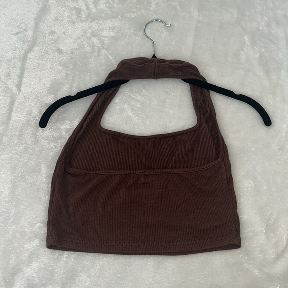 SHEIN solid ribbed knit crop halter top - Picture 2 of 4